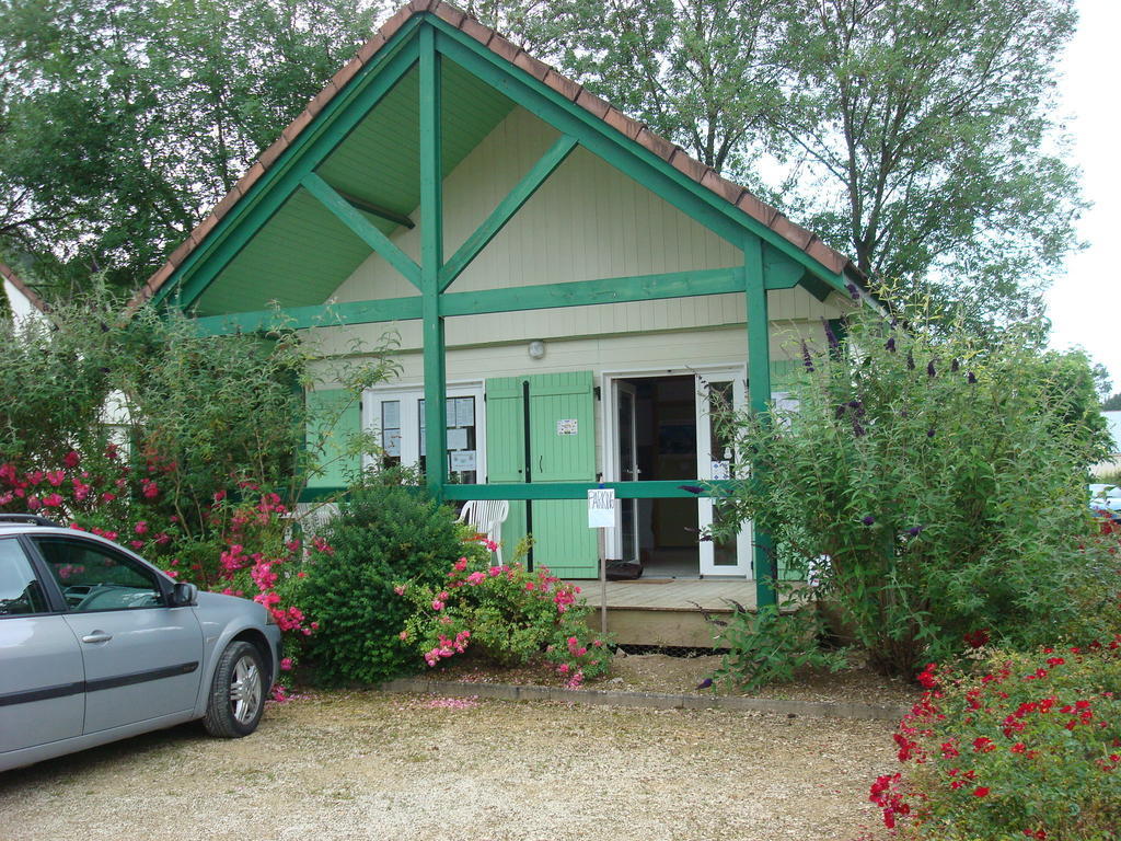 Village-Chalets Le Ru Du Pre Deux Rivieres Zimmer foto