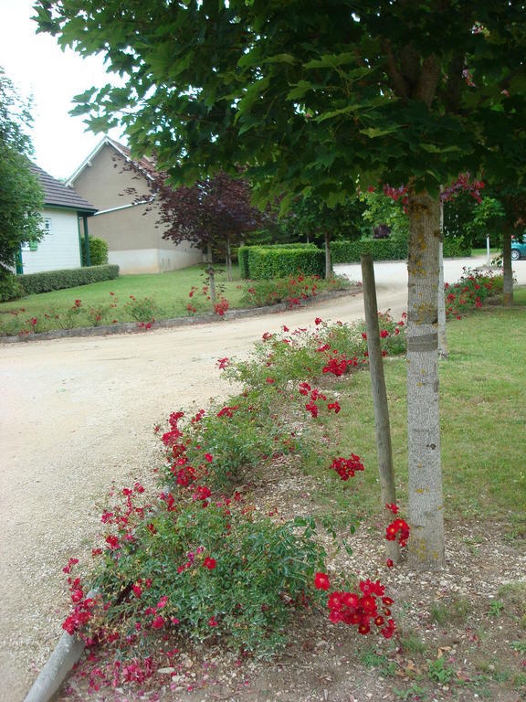Village-Chalets Le Ru Du Pre Deux Rivieres Zimmer foto
