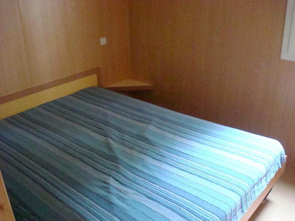 Village-Chalets Le Ru Du Pre Deux Rivieres Zimmer foto